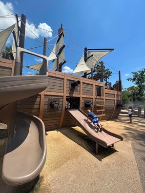 Children’s area - Ocean Palms 2 Bed 2 Bath Villa with Golf & Tennis ~ Westin Resort Hilton Head (Hilton Head Island)