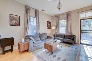 TV, offices - Cooper Young Vibes Su (Memphis)