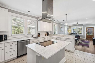 Pet Friendly Cooper Young Gem