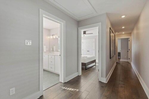 The Twins - 2 Large Houses @ Cooper-Young