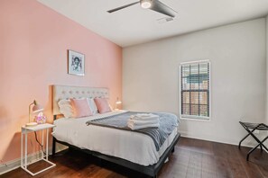 4 Schlafzimmer, Bügeleisen/Bügelbrett, Reisekinderbett, WLAN