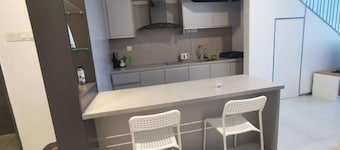 Superview Duplex with WiFi & Netflix