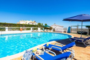 Pool - Villa Brejos - Four Bedroom Villa, Sleeps 8 (Albufeira)