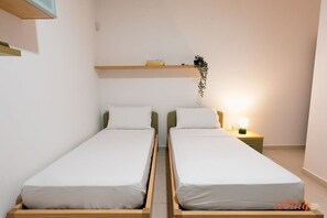 3 bedrooms, iron/ironing board, travel cot, WiFi - A pretty holiday home in Malta’s fishing village (Marsaxlokk)