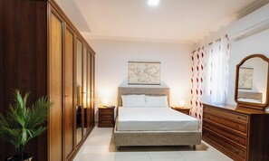 3 bedrooms, iron/ironing board, travel crib, WiFi