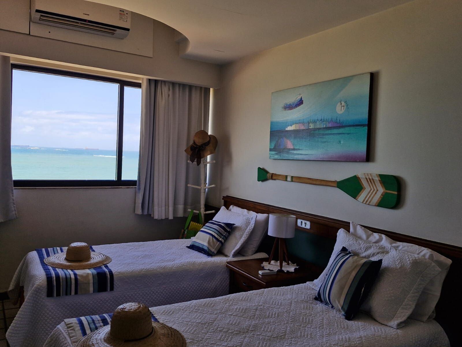 Apartamento | 2 quartos, escrivaninha, cortinas blackout
