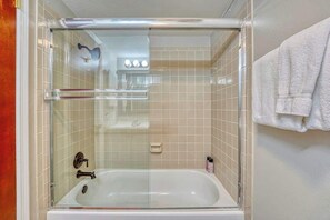 Een bad, shampoo