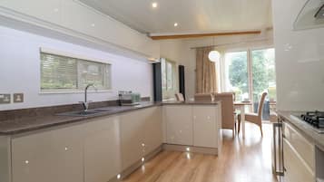 Fridge, dishwasher, electric kettle, toaster