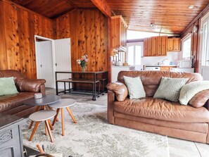 Living area - Chalet 2 (Machynlleth)