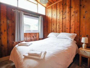 3 bedrooms, individually decorated, individually furnished, free WiFi - Chalet 2 (Machynlleth)