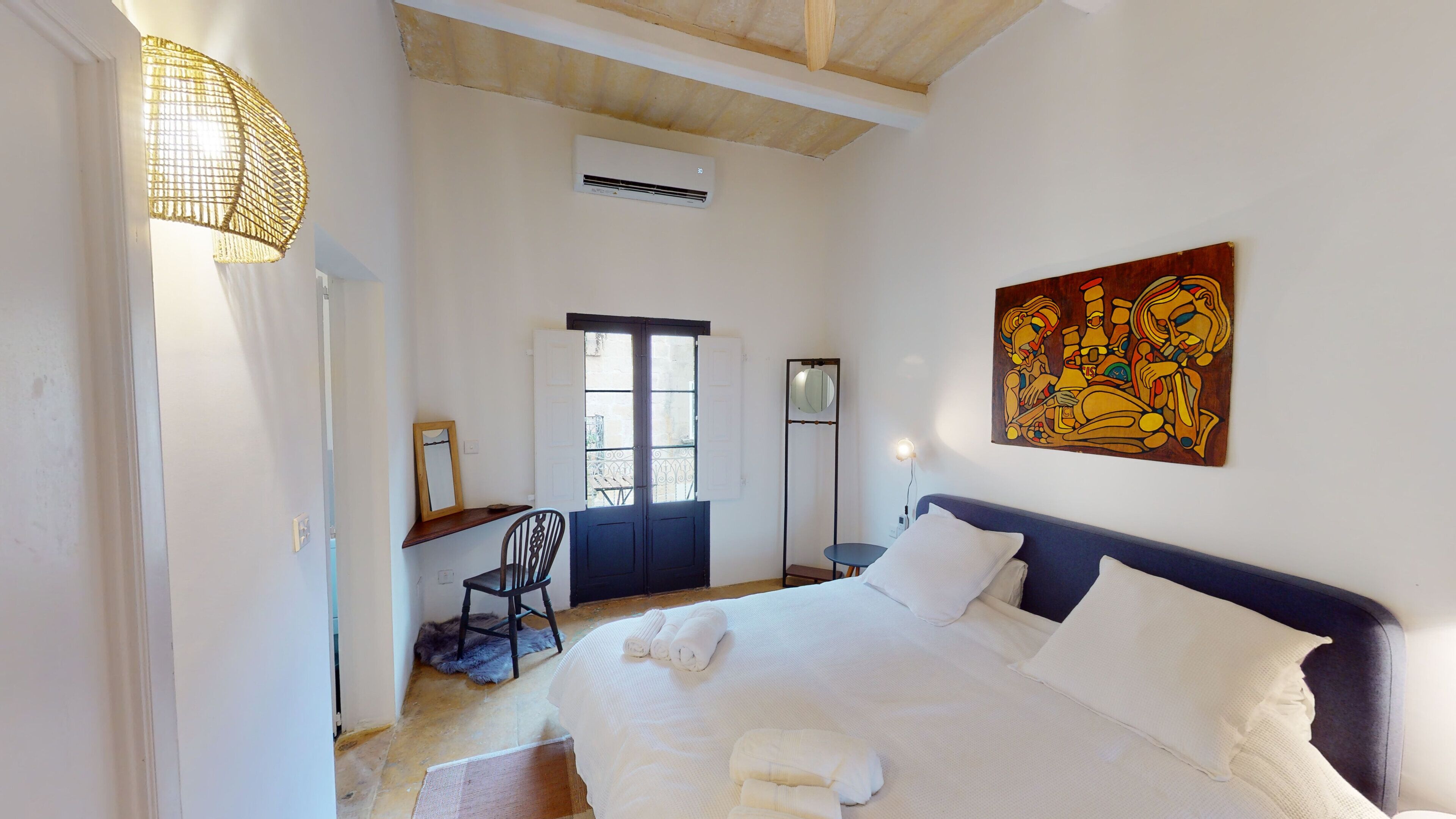 1 habitación, tabla de planchar con plancha, wifi y ropa de cama 