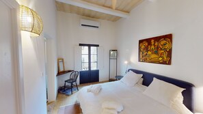 1 chambre, fer et planche à repasser, Wi-Fi, draps fournis