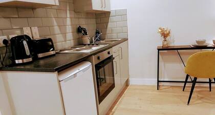 Market Haven 1 or 2 Bed studio