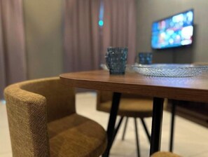 Dining - Vertex Studio Wi-Fi & Netflix (Cyberjaya)