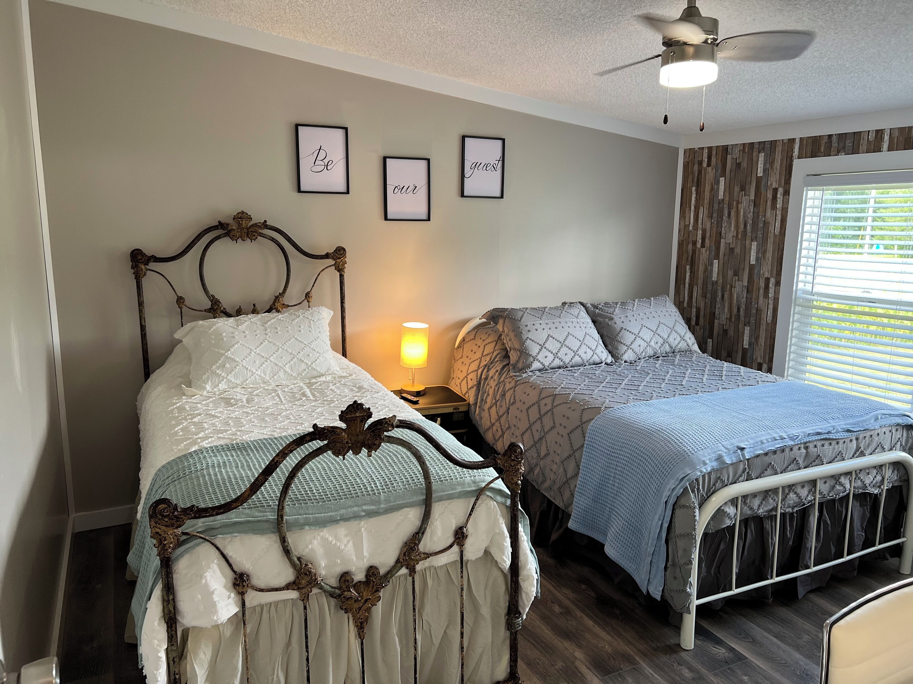 2 camere, una scrivania, ferro/asse da stiro, Wi-Fi