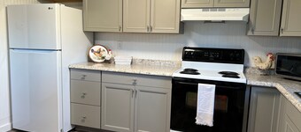 Cozy Sunset Cottage on the family farm near Cave Run Lake and Morehead State 