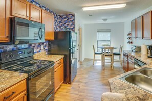 Fridge, microwave, stovetop, dishwasher