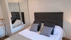 2 Schlafzimmer, Bügeleisen/Bügelbrett, WLAN, Bettwäsche
