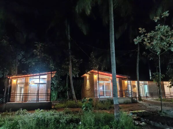 Exterior - Lake side retreat with earthern cottages
 (Holehundi)