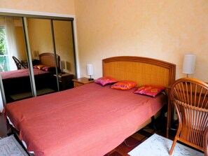 2 bedrooms, iron/ironing board - Cosy cocoon with terrace near the sea (Arcachon)