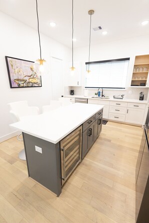 Private kitchen - Your Dream Room!! (Houston)