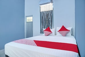 Deluxe dubbelrum | Skrivbord, arbetsyta för laptop, gratis wi-fi och sängkläder