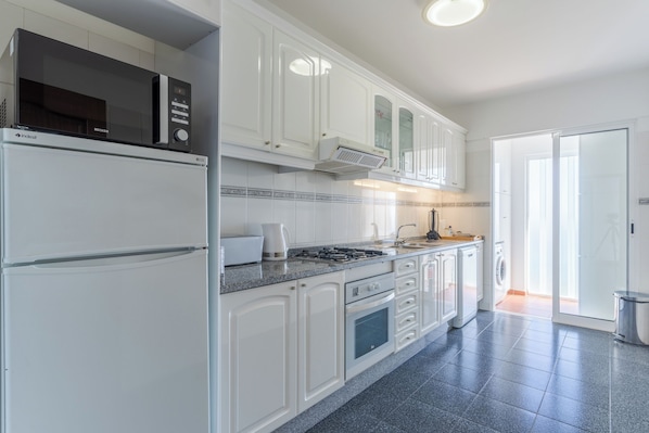 Micro-ondas, fogão, cooktop, lava-louças