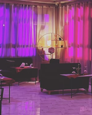 Lounge - Hôtel Debrazza (Ouled Tayeb)