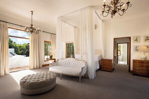 Honeymoon Suite | Individually decorated, individually furnished, free WiFi, bed sheets - Avontuur Manor House (Stellenbosch)