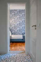 Quarto solteiro econômico, para não fumantes | Quartos à prova de som, Wi-Fi de cortesia, roupa de cama