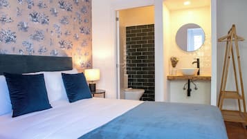 Classic Double Room | Soundproofing, free WiFi, bed sheets