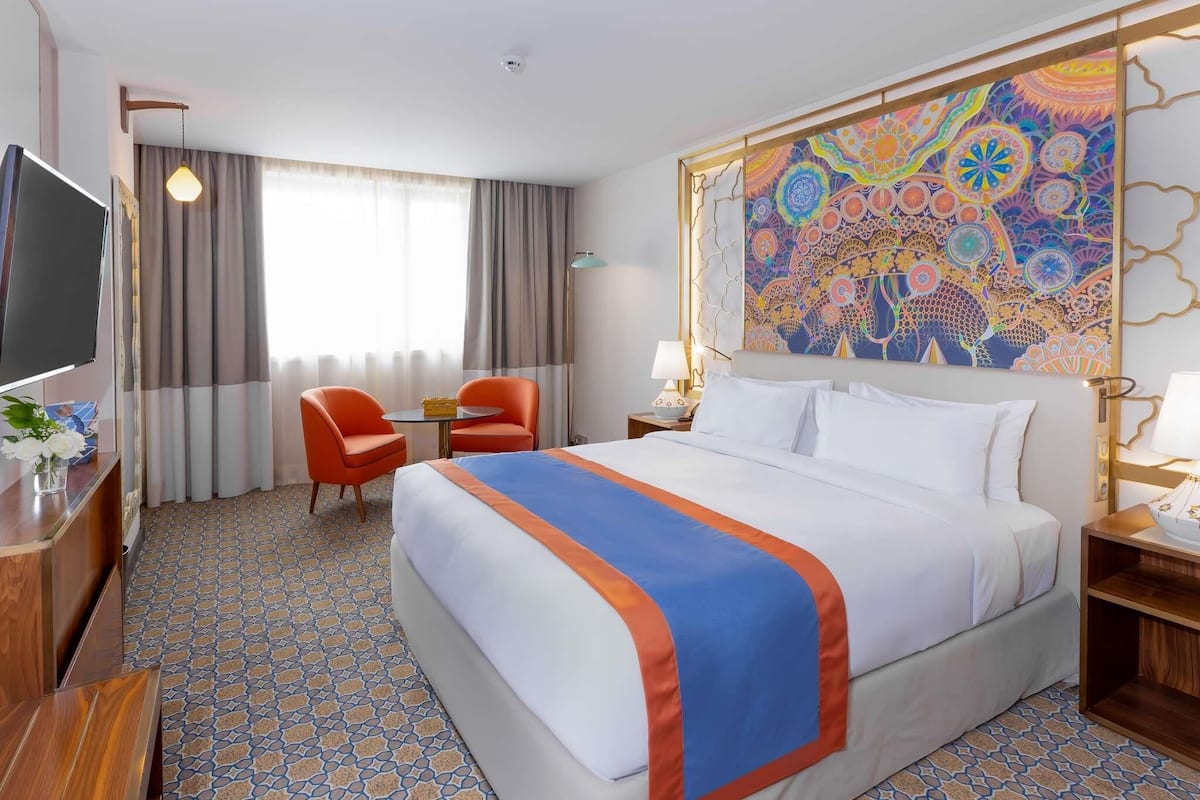 Ropa de cama de alta calidad, minibar y sistema de insonorización