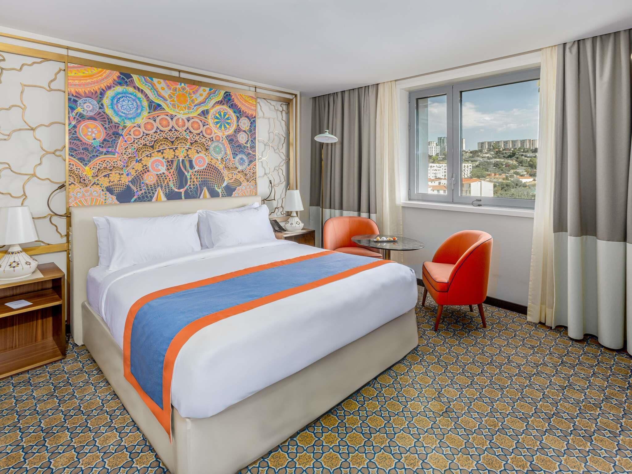 Classic Room, 1 King Bed, City View