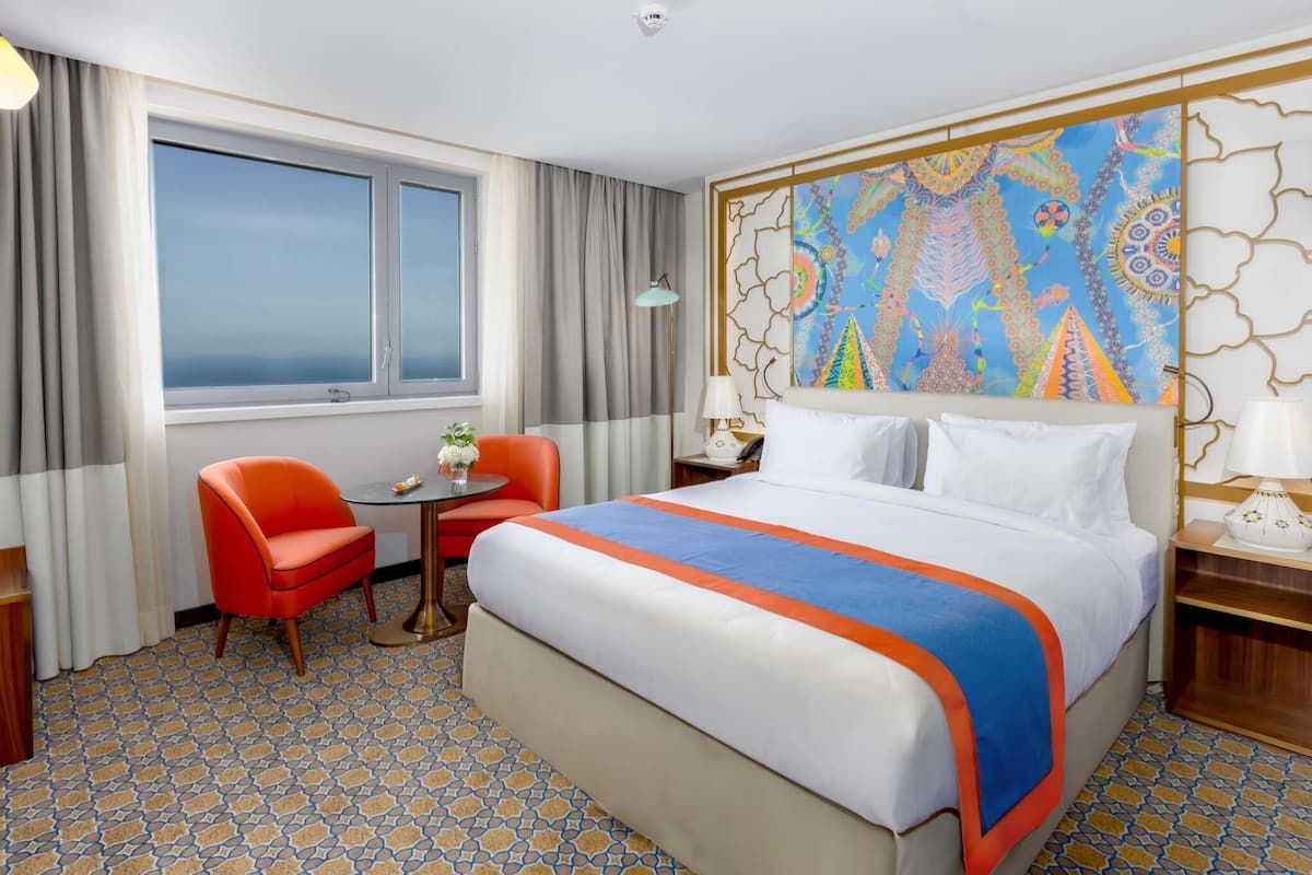 Ropa de cama de alta calidad, minibar y sistema de insonorización