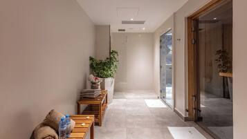 Sauna, steam room, body treatments, facials, 1 treatment room