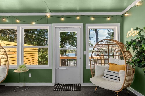 Game Room + Hot Tub + Cozy Fireplace