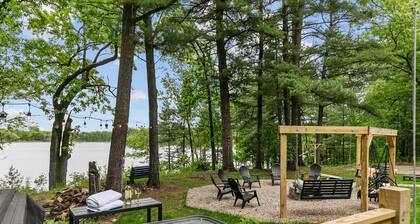 Lakefront: Game Room, Hot Tub, Gym & Fire Pit