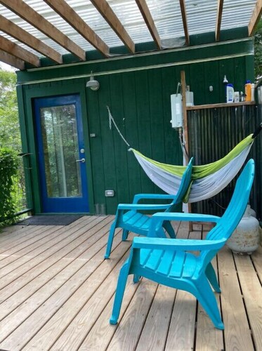 Tiny cabin with privacy, comfort and mt views
