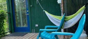 Tiny cabin with privacy, comfort and mt views
