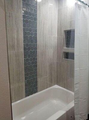 Hair dryer, towels, soap, toilet paper - Disney Destination (Kissimmee)