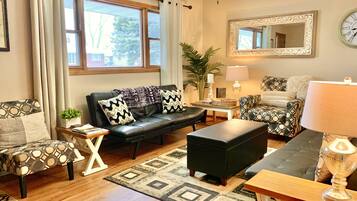 TV connectée, cheminée, jeux vidéo, lecteur de DVD