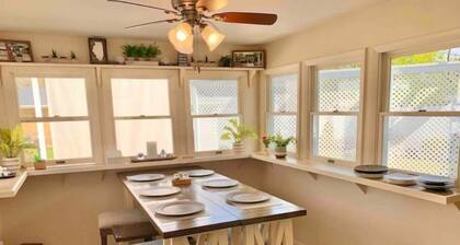 Fun Escape 1 - Starved Rock - Skydive- Game Room