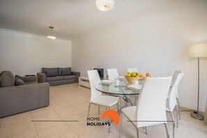 Dining - #154 V2 Vila Branca 54 by Home Holidays (Albufeira)