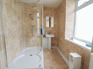 Shower - Rowan Cottage (Builth Wells)
