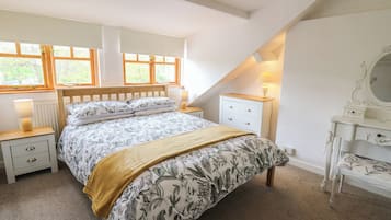 2 bedrooms, individually decorated, individually furnished, free WiFi