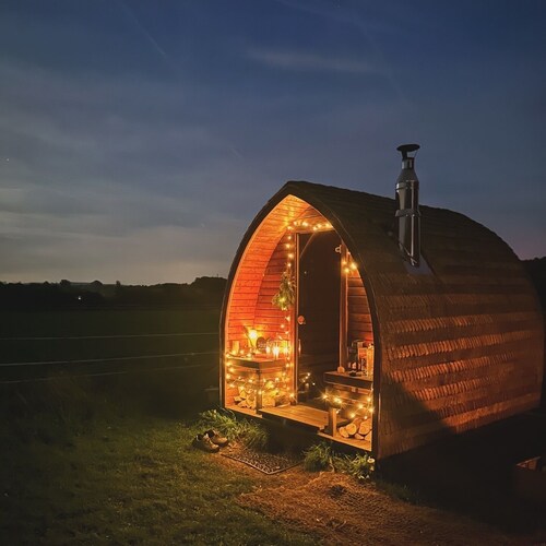 Unique Cabin with breathtaking views, outdoor bath, and private field. Sleeps 4