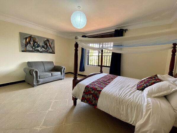 Premium Double Room | Premium bedding, individually decorated, laptop workspace, free WiFi