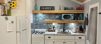 200 Ft. from the Lake! Includes kayak & 4 man Paddle Boat-Long term avail.