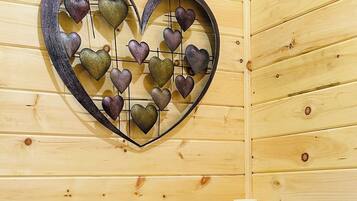 Whirlpool, Haartrockner, Handtücher, Seife