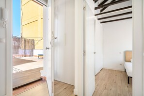 Interior - atico reformado en vallecas de alquiler temporal (Madrid)